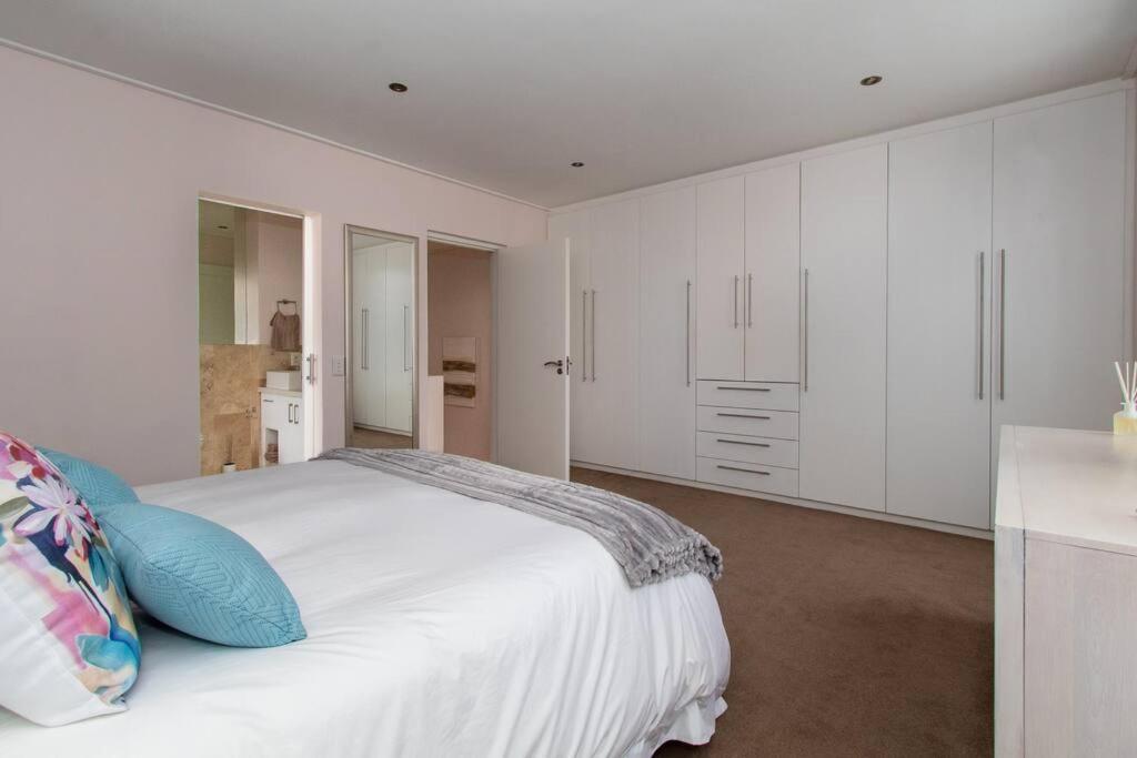 Apartment Spectacular Avenues Fresnaye! *
