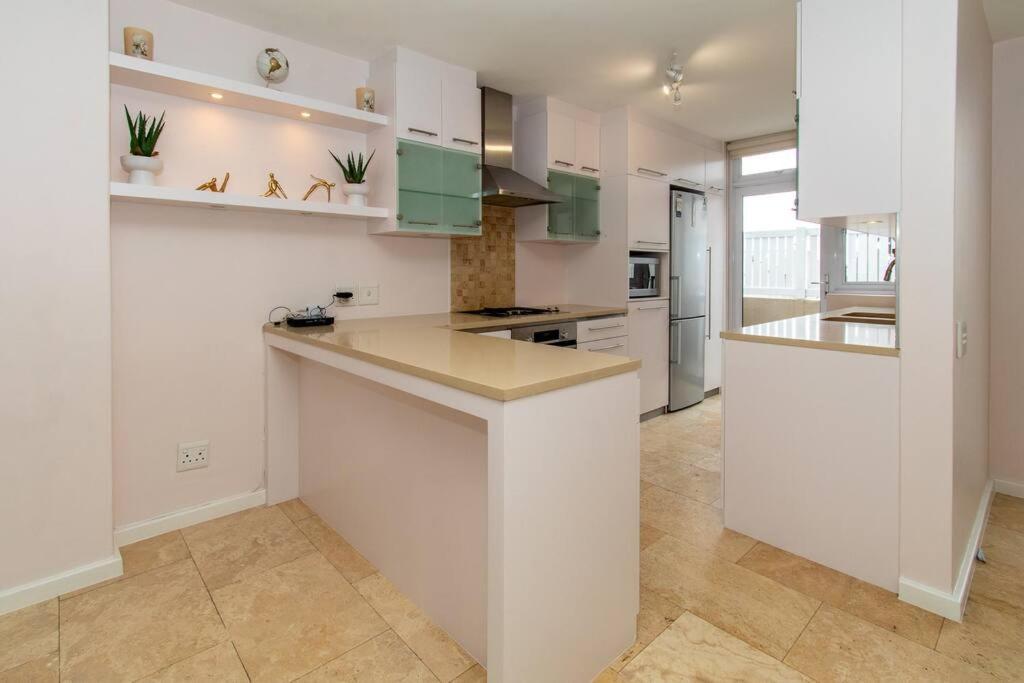 Spectacular Avenues Fresnaye! * Cape Town