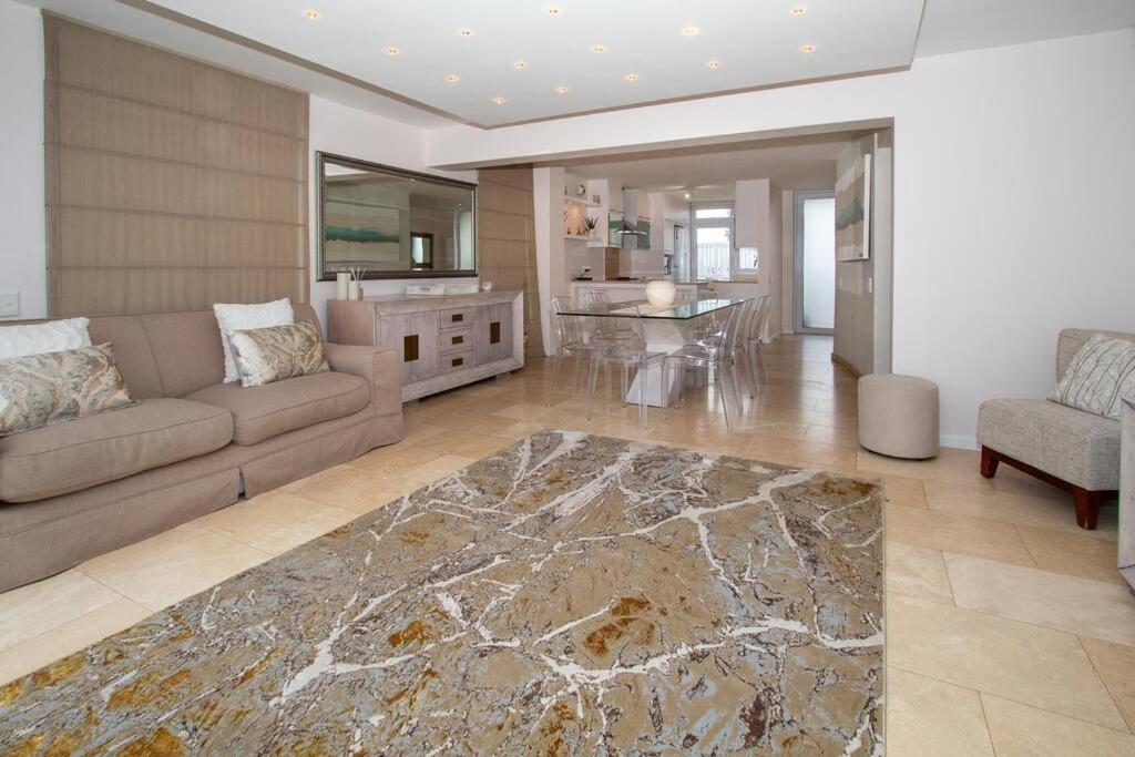 Spectacular Avenues Fresnaye! Apartment *