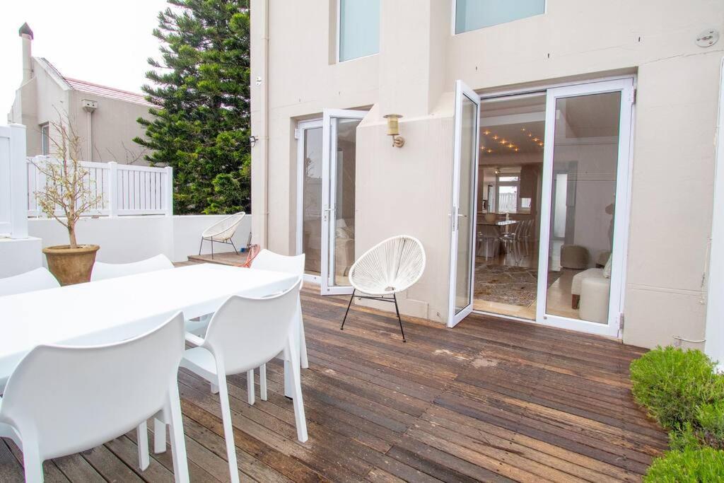 Apartment Spectacular Avenues Fresnaye! Cape Town