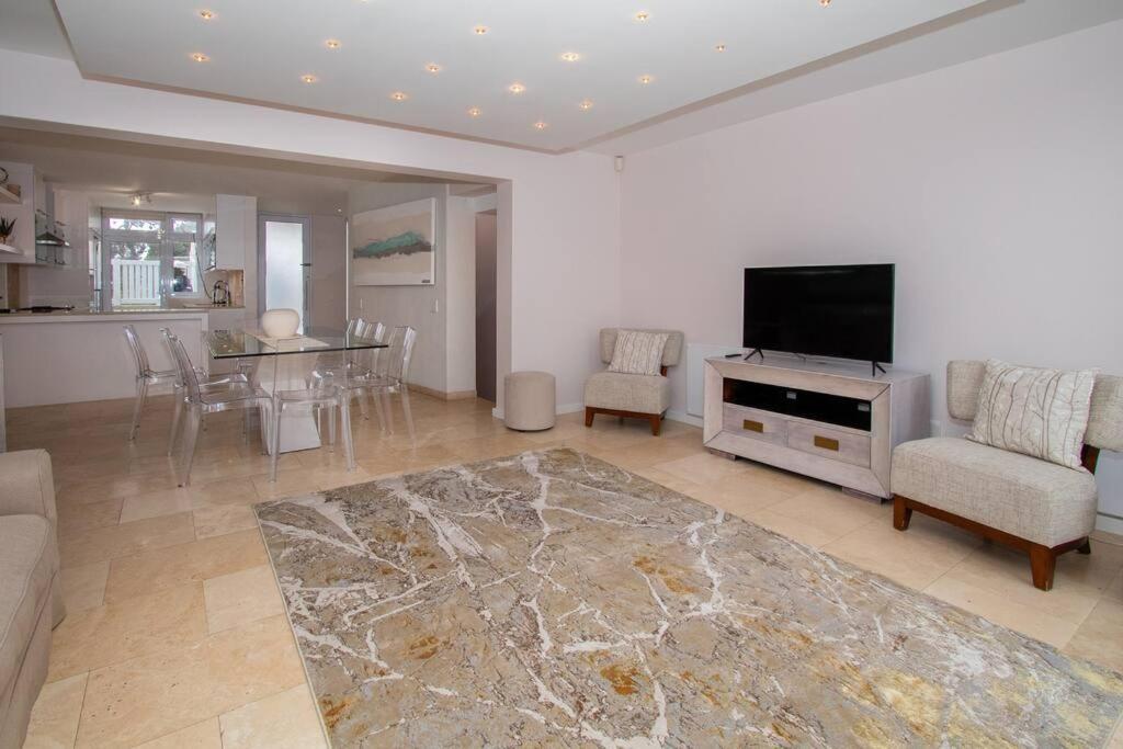 Apartment Spectacular Avenues Fresnaye! *