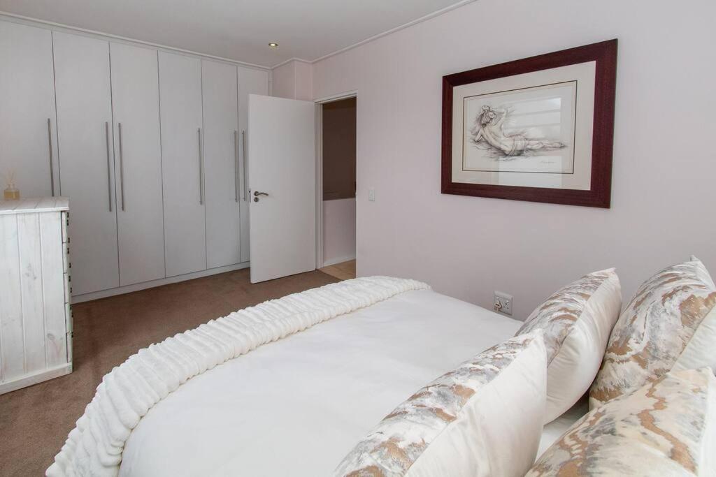 Spectacular Avenues Fresnaye! Apartment Cape Town