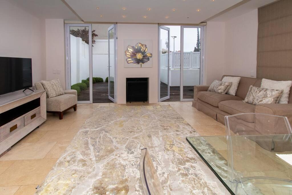Apartment Spectacular Avenues Fresnaye!