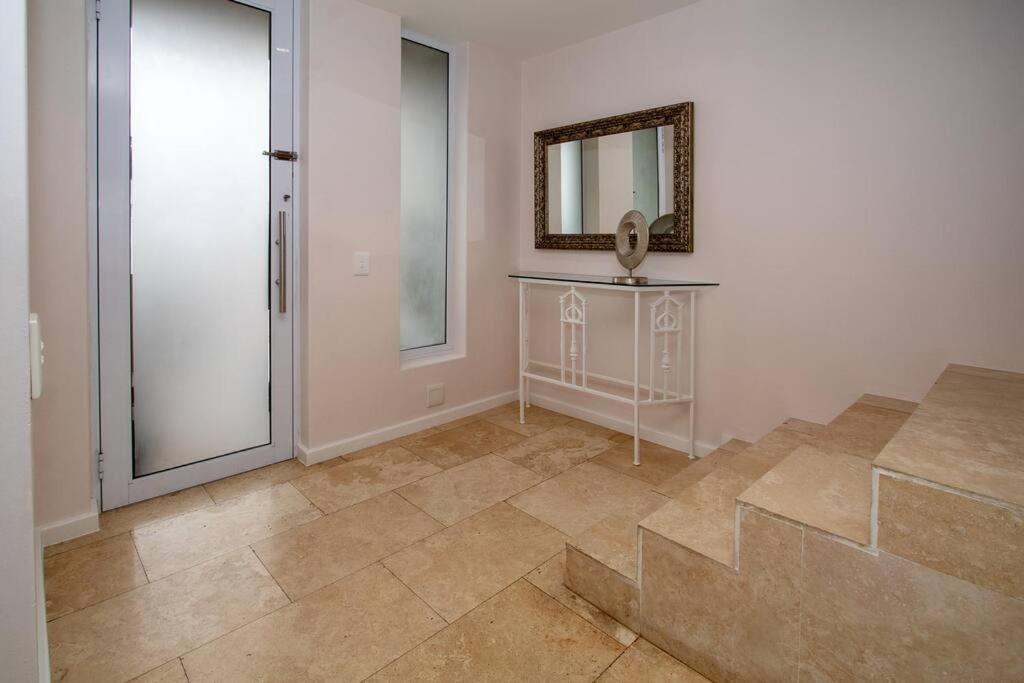 Apartment Spectacular Avenues Fresnaye! Cape Town